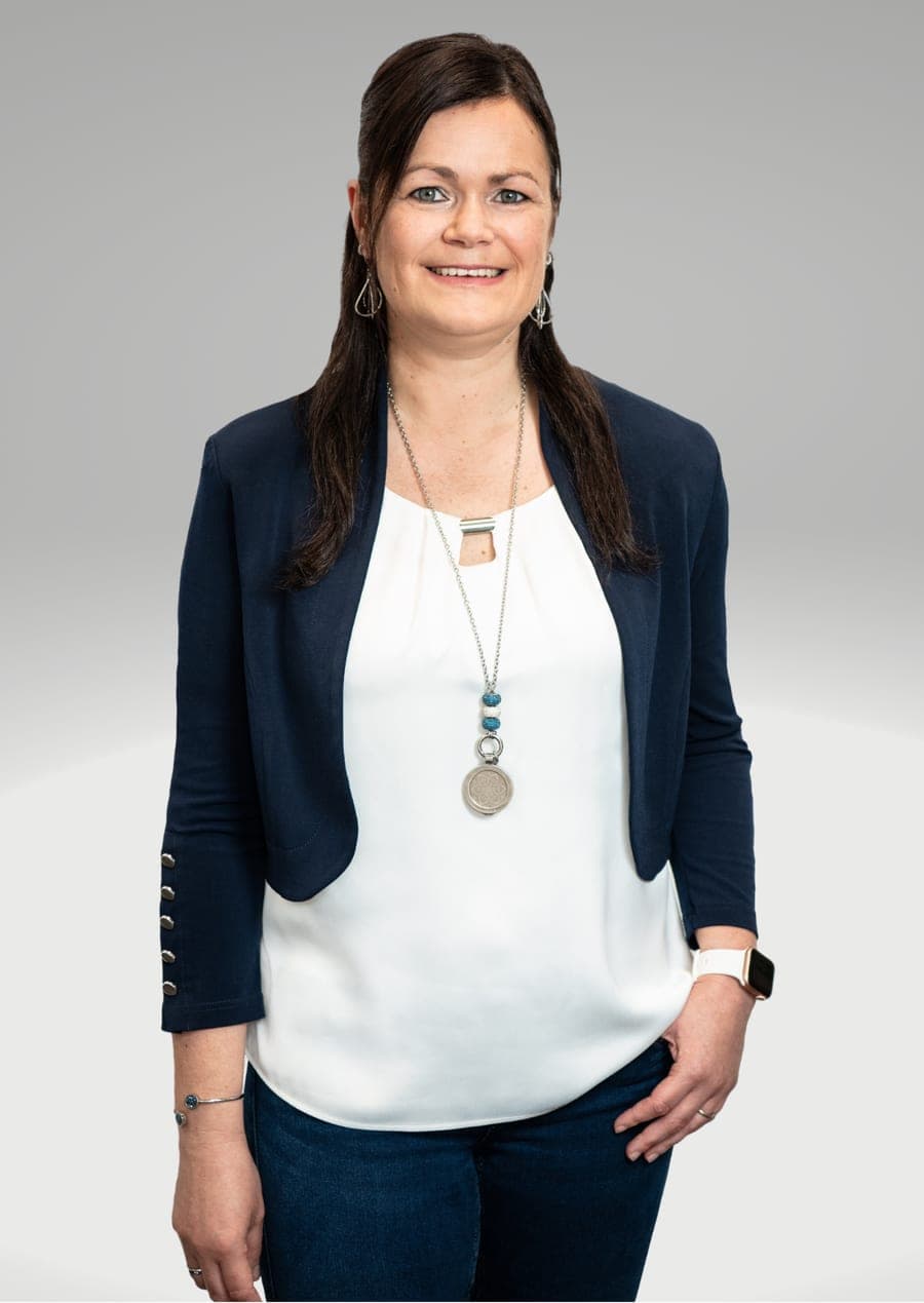 Porträt von Steffi Braun, Sachbearbeiterin Rechnungswesen bei der ABV|MAKLER GmbH